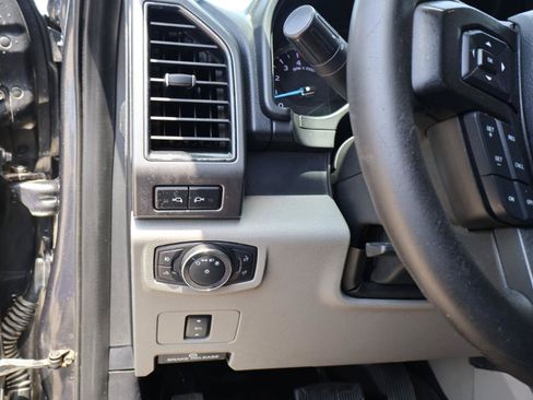 Used 2020 Ford F350 XLT w/ XLT Premium Package AWD/4WD image 13