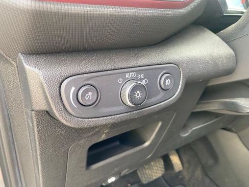 Used 2022 Chevrolet TrailBlazer RS FWD image 17