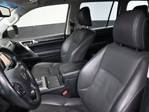 Used 2017 Lexus GX 460 image 15