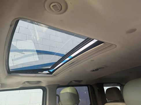 Used 2004 HUMMER H2 w/ Preferred Equipment Group image 18