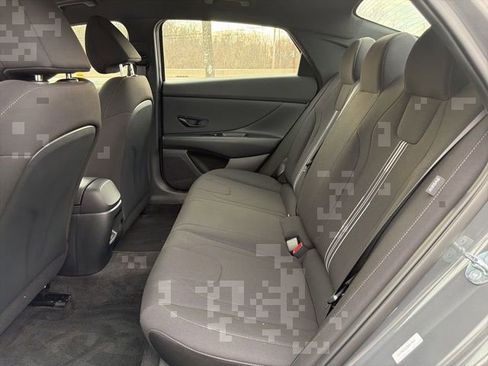 Used 2025 Hyundai Elantra Sport image 13