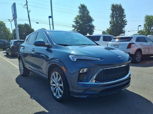 Used 2024 Buick Encore GX Avenir w/ Avenir Convenience Package FWD image 3