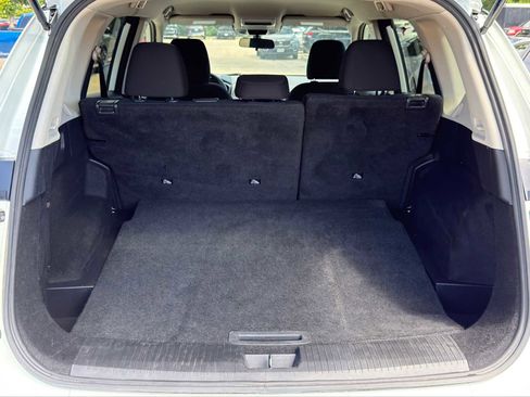 Used 2024 Nissan Rogue S FWD image 11