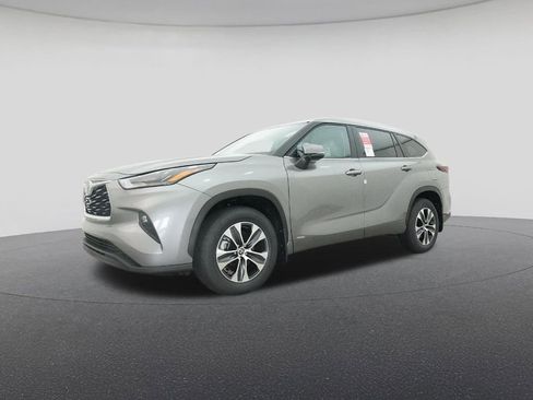 New 2026 Toyota Highlander XLE image 17