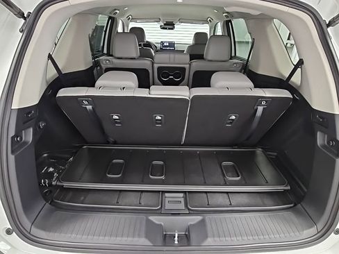 Used 2025 Honda Pilot EX-L image 33