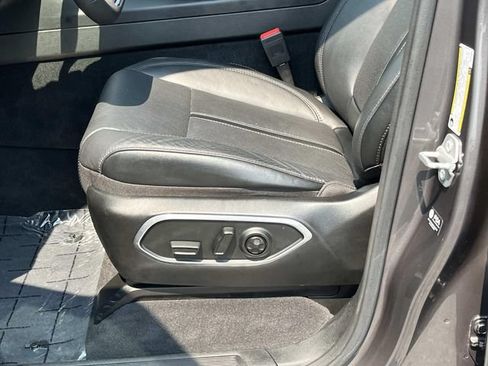 Used 2023 Jeep Wagoneer Series II AWD/4WD image 29