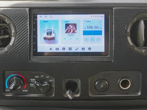 Used 2011 Ford E-350 and Econoline 350 XLT image 20