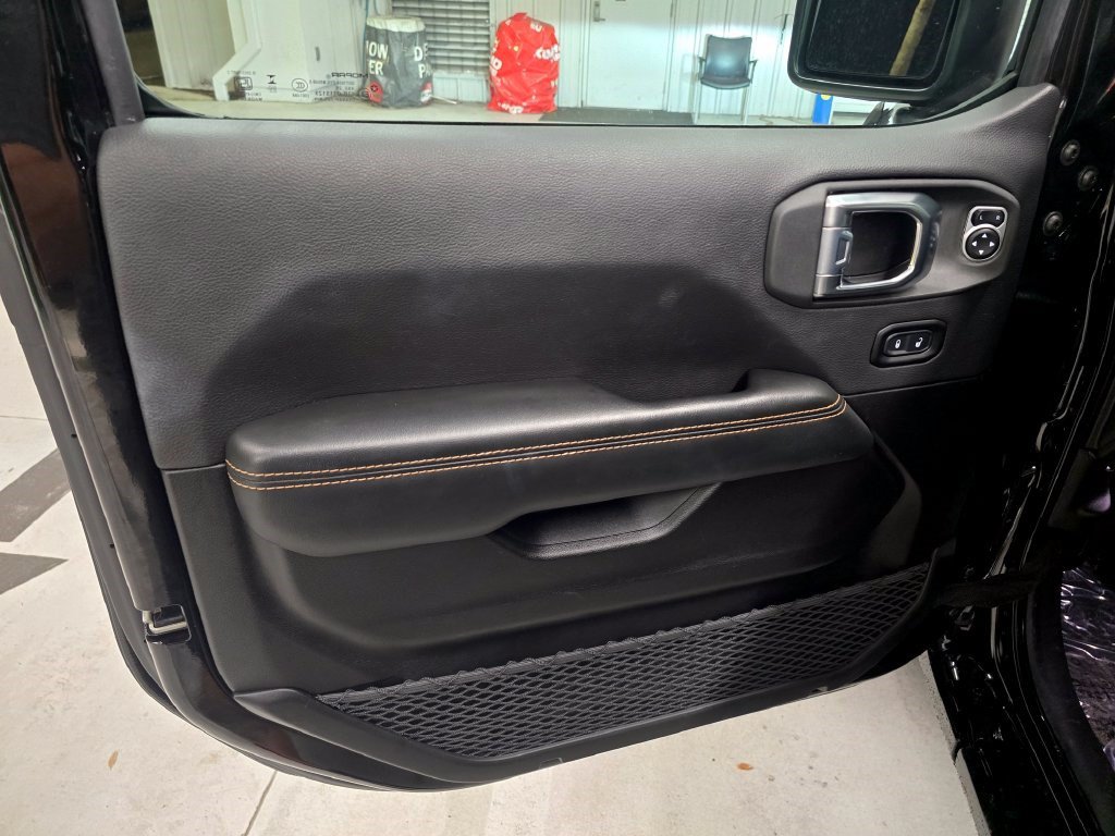 Used 2026 Jeep Wrangler Unlimited Sahara AWD/4WD image 12