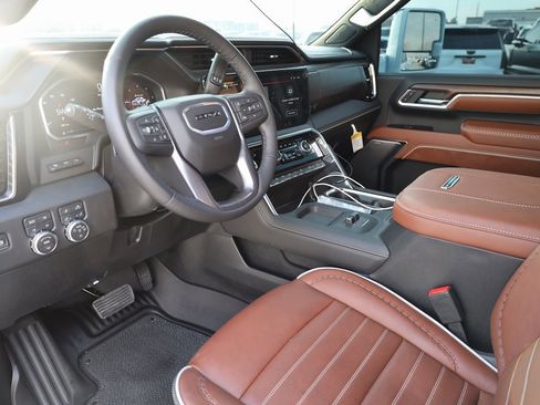 Used 2026 GMC Sierra 3500 Denali Ultimate image 12