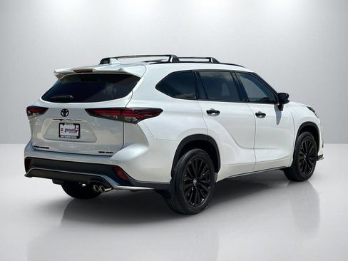 Used 2025 Toyota Highlander XSE AWD/4WD image 5