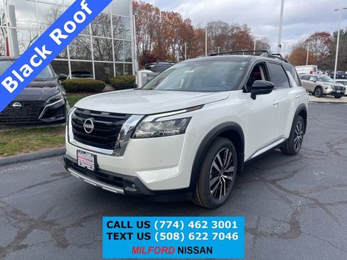 New 2025 Nissan Pathfinder Platinum image 1