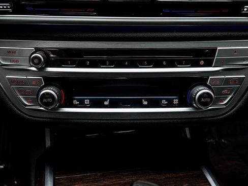 Used 2020 BMW 740i xDrive w/ Cold Weather Package image 21