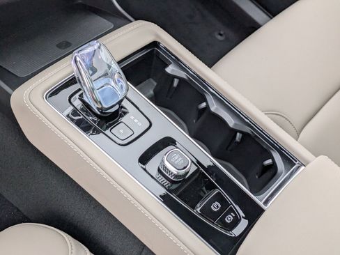 New 2026 Volvo XC90 B6 Plus w/ Protection Package Premier image 13