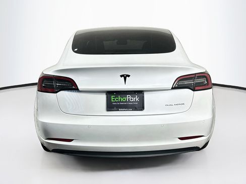 Used 2022 Tesla Model 3 Long Range AWD/4WD image 7