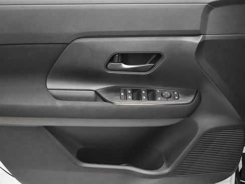 Certified 2025 Nissan Kicks S AWD/4WD image 11