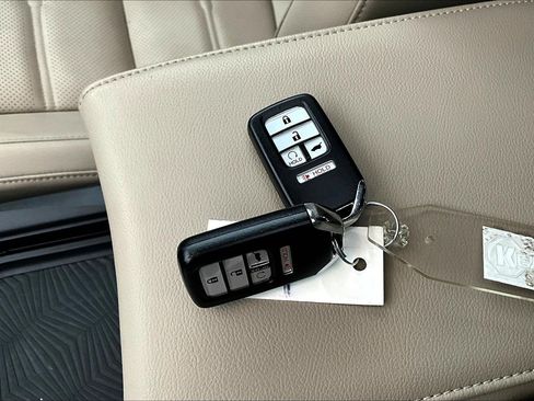 Used 2017 Honda CR-V EX-L image 10