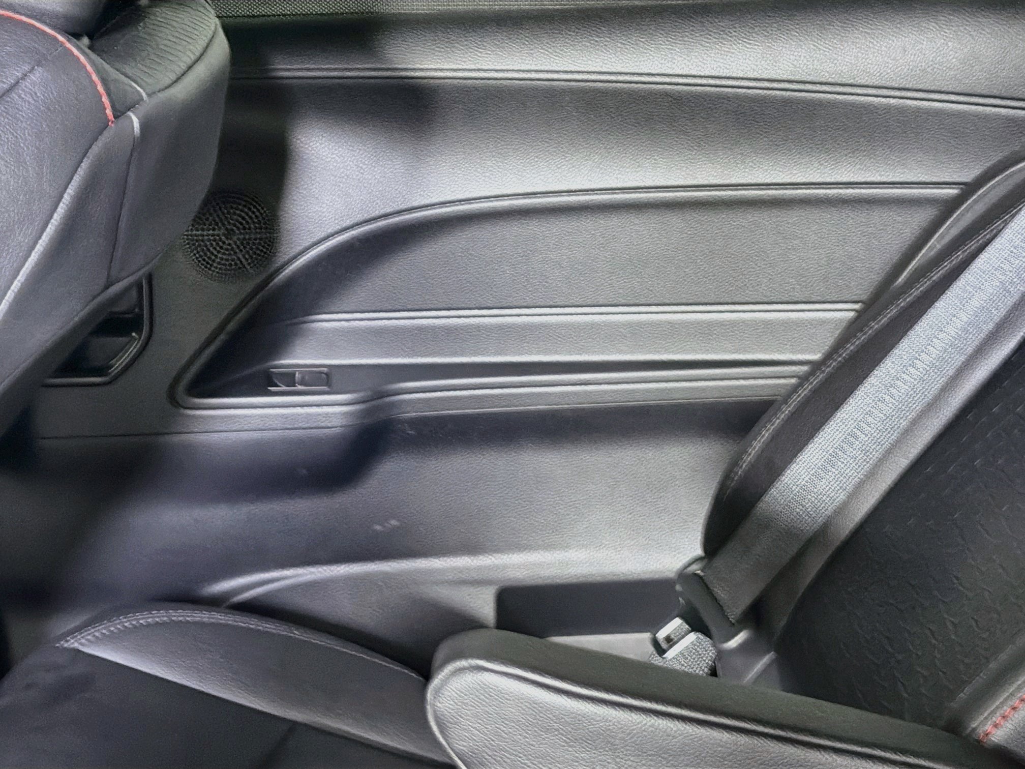 Used 2025 Toyota Sienna XSE FWD image 25