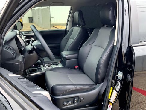 Used 2018 Toyota 4Runner SR5 Premium RWD image 8