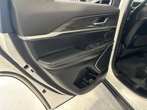 Used 2022 Jeep Grand Cherokee Limited 4xe image 33