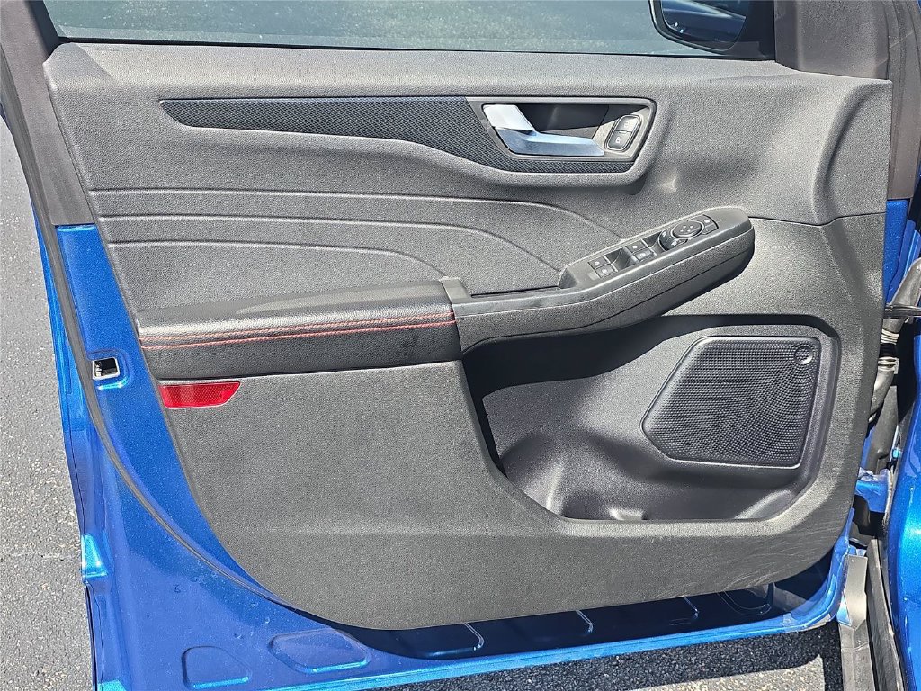 Used 2023 Ford Escape ST-Line w/ Tech Pack #1 FWD image 17