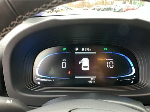 Used 2025 Hyundai Venue SEL image 13