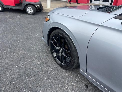 Used 2023 Honda Civic Sport image 5