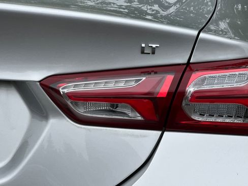 Used 2019 Chevrolet Malibu LT FWD image 26