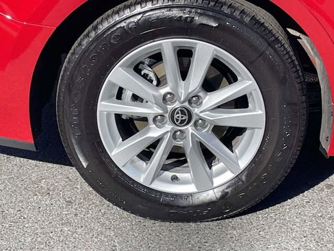 Used 2025 Toyota Camry LE image 12