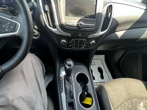 Used 2020 Chevrolet Equinox LT w/ Driver Convenience Package image 24