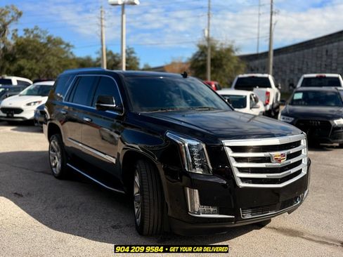 Used 2019 Cadillac Escalade Luxury AWD/4WD image 10