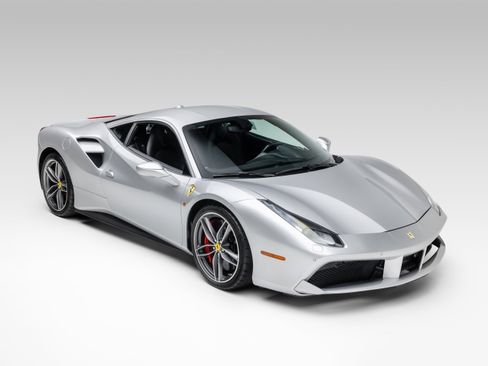 Certified 2018 Ferrari 488 GTB RWD image 11