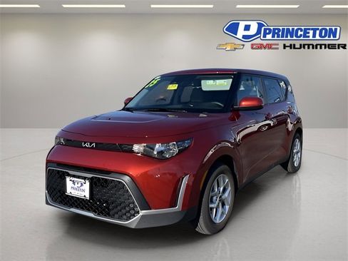 Used 2025 Kia Soul LX w/ LX Technology Package image 3