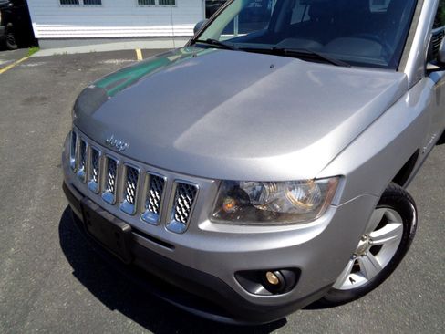 Used 2016 Jeep Compass Latitude image 7