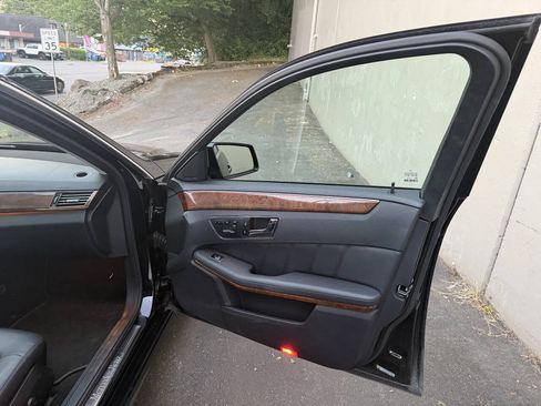 Used 2011 Mercedes-Benz E 350 4MATIC Sedan image 18