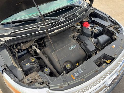 Used 2014 Ford Explorer XLT w/ Equipment Group 202A AWD/4WD image 26