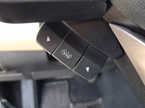 Used 2021 Subaru Ascent Premium w/ Convenience Package image 25