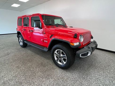 Used 2022 Jeep Wrangler Unlimited Sahara w/ Cold Weather Group image 17