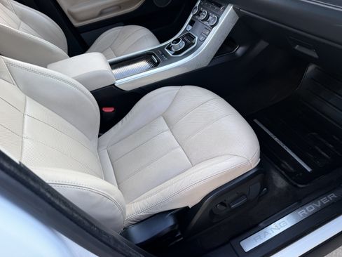 Used 2015 Land Rover Range Rover Evoque Prestige AWD/4WD image 11