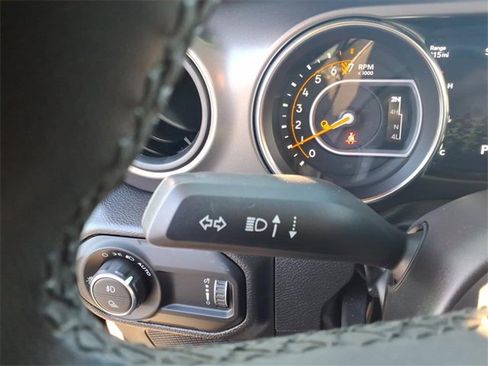 Used 2023 Jeep Gladiator Willys image 18