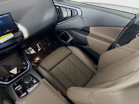 Used 2025 BMW X3 xDrive30i w/ Premium Package image 23