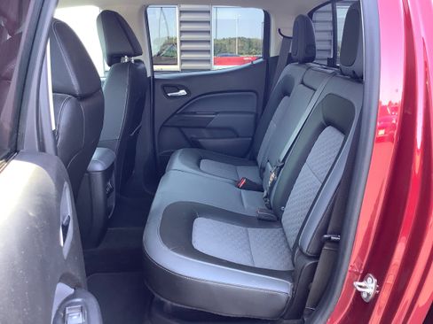 Used 2017 Chevrolet Colorado Z71 AWD/4WD image 11