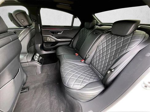 Certified 2025 Mercedes-Benz S 580e 4MATIC Sedan image 28