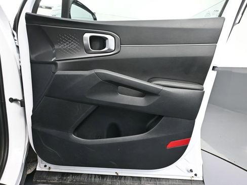 Used 2023 Kia Sorento LX AWD/4WD image 45