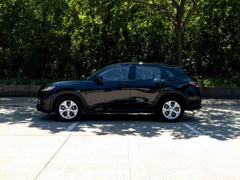 Certified 2025 Honda HR-V LX image 6