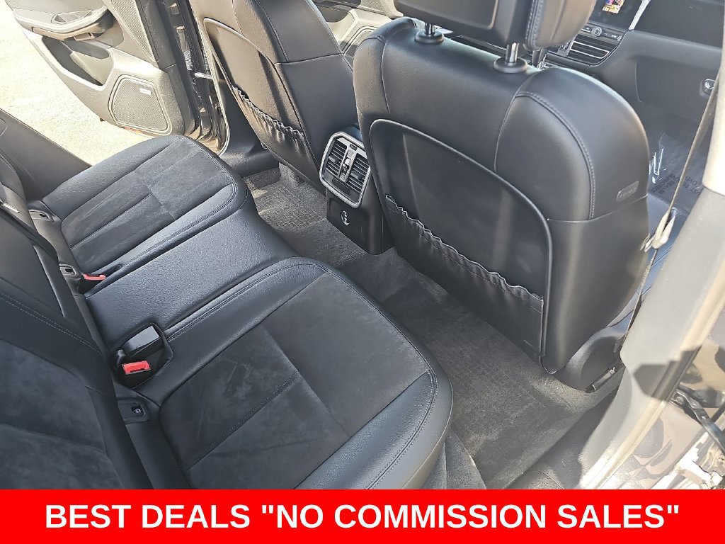 Used 2021 Porsche Macan w/ Premium Package AWD/4WD image 11