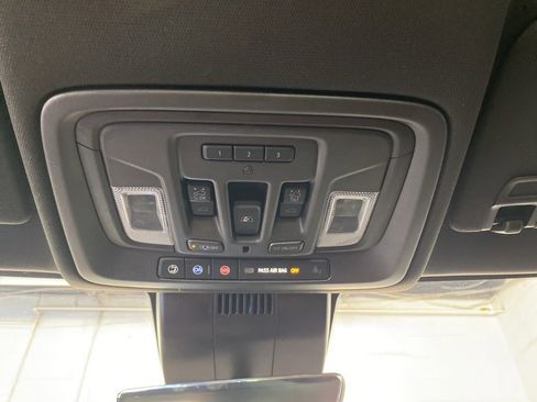 Used 2023 Chevrolet Silverado 1500 ZR2 w/ Technology Package image 31