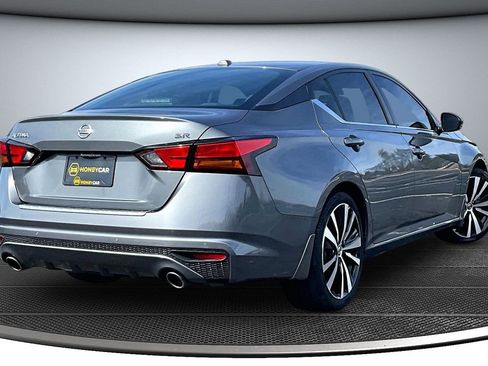 Used 2021 Nissan Altima 2.5 SR w/ SR Premium Package image 6