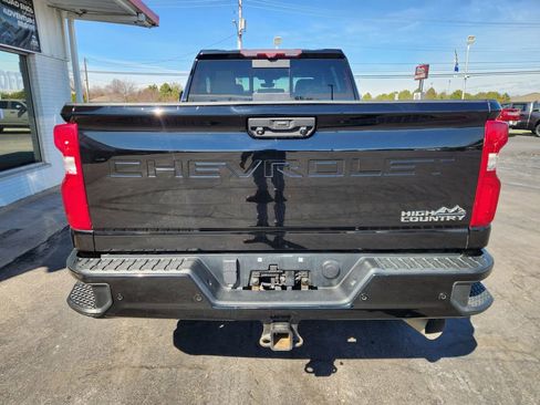 Used 2020 Chevrolet Silverado 2500 High Country w/ Z71 Off-Road Package image 4