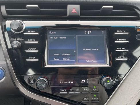 Used 2018 Toyota Camry XLE FWD image 16