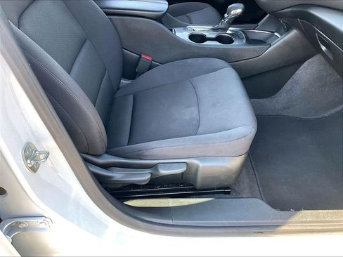 Used 2024 Chevrolet Malibu LT FWD image 35